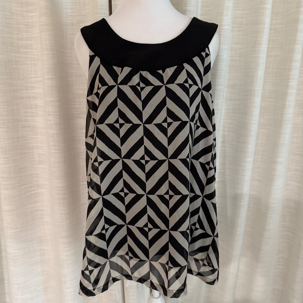 Signature Collection Black cream Geometric‎ blouse Women size M office cocktail